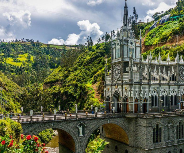 viajarporelmacizocolombiano-viajarporelhuila-catedraldelaslajas