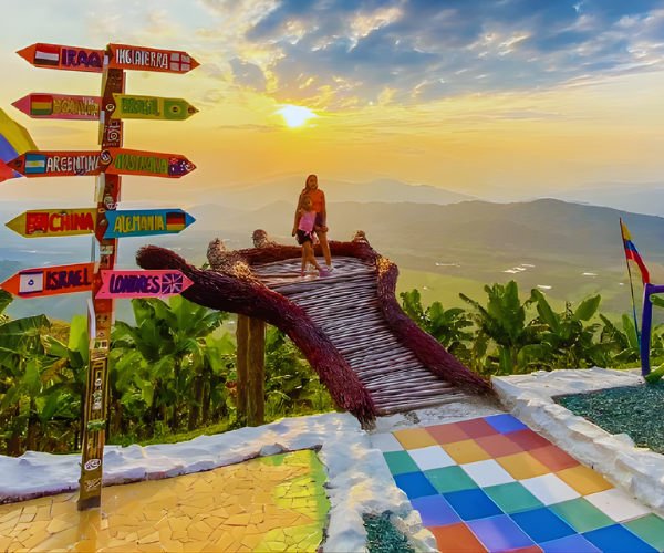 manodelgigantehuila-viajarporelhuila-turismohuila-viajarporcolombia